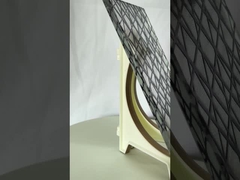 酸は緩和されたガラスをエッチングした