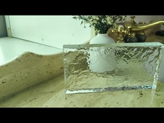 ガラス レンガのブロック