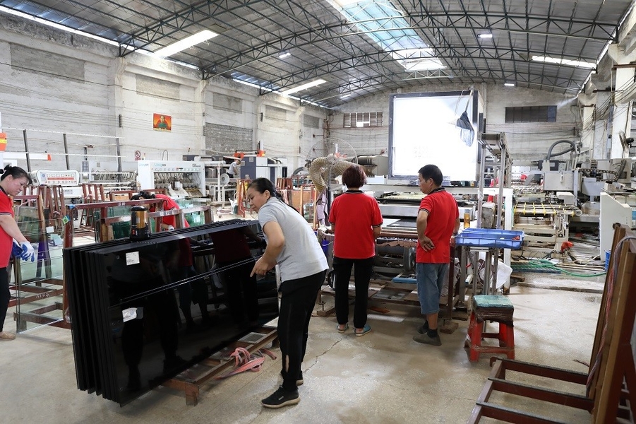 foshan nanhai ruixin glass co., ltd 製造者の生産ライン